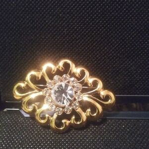 Brooch w/Crystal